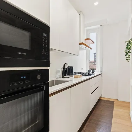 Tortona-navigli Luxury Desing District Wifi E Neflix Apartment Milan